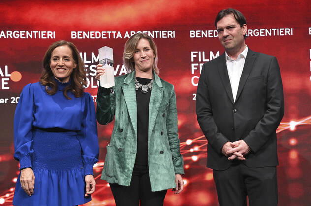 Eva Katharina Lindenau, Benedetta Argentieri und Jean-Christoph Caron bei der Verleihung der Film Festival Cologne Awards auf dem 32. Film Festival Cologne 2022 im E-Werk. Köln, 27.10.2022