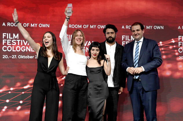 Taki Mumladze, Eva Blondia, Mariam Khundadze, Elmar Imanov und Nathanael Liminski bei der Verleihung der Film Festival Cologne Awards auf dem 32. Film Festival Cologne 2022 im E-Werk. Köln, 27.10.2022
