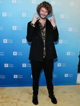 City Of Hope s 2022 Spirit Of Life Gala American rapper Yung Gravy (Matthew Raymond Hauri) arrives at the City Of Hope s 2022 Spirit Of Life Gala held at the Pacific Design Center on October 27, 2022 in West Hollywood, Los Angeles, California, United States. Pacific Design Center, West Hollywood, Los Angeles, California California United States Copyright: xImagexPressxAgencyx originalFilename: collin-cityofho221028_npBfb