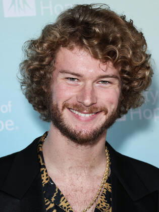 City Of Hope s 2022 Spirit Of Life Gala American rapper Yung Gravy (Matthew Raymond Hauri) arrives at the City Of Hope s 2022 Spirit Of Life Gala held at the Pacific Design Center on October 27, 2022 in West Hollywood, Los Angeles, California, United States. Pacific Design Center, West Hollywood, Los Angeles, California California United States Copyright: xImagexPressxAgencyx originalFilename: collin-cityofho221028_npAzN