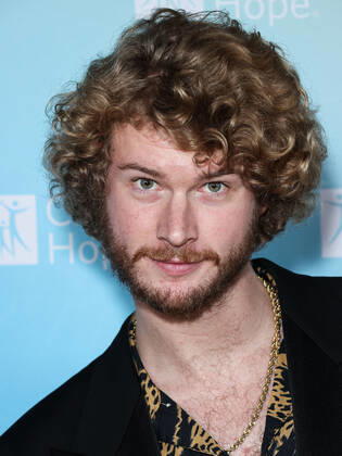 City Of Hope s 2022 Spirit Of Life Gala American rapper Yung Gravy (Matthew Raymond Hauri) arrives at the City Of Hope s 2022 Spirit Of Life Gala held at the Pacific Design Center on October 27, 2022 in West Hollywood, Los Angeles, California, United States. Pacific Design Center, West Hollywood, Los Angeles, California California United States Copyright: xImagexPressxAgencyx originalFilename: collin-cityofho221028_npG8o