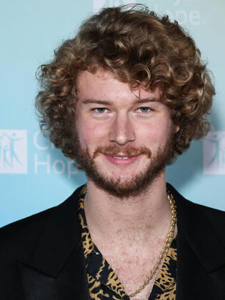 City Of Hope s 2022 Spirit Of Life Gala American rapper Yung Gravy (Matthew Raymond Hauri) arrives at the City Of Hope s 2022 Spirit Of Life Gala held at the Pacific Design Center on October 27, 2022 in West Hollywood, Los Angeles, California, United States. Pacific Design Center, West Hollywood, Los Angeles, California California United States Copyright: xImagexPressxAgencyx originalFilename: collin-cityofho221028_npqDI