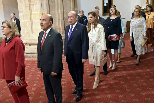 Spanish King Felipe VI and Queen Letizia with daughters Princess of Asturias Leonor de Borbon and Sofia de Borbon during an audience with the awarded the Asturias medal 2022 in Oviedo, on Friday 28 October 2022 Cordon Press