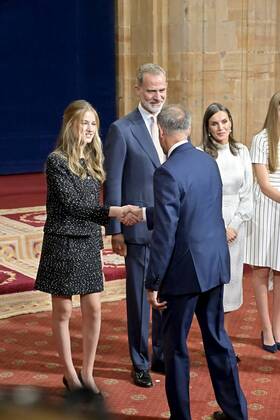 Spanish King Felipe VI and Queen Letizia with daughters Princess of Asturias Leonor de Borbon and Sofia de Borbon during an audience with the awarded the Asturias medal 2022 in Oviedo, on Friday 28 October 2022 Cordon Press