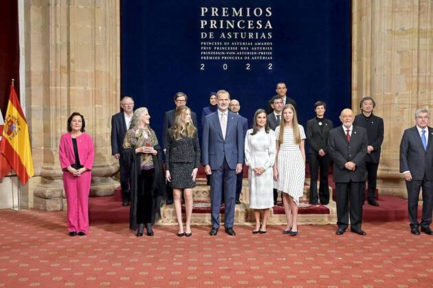 Spanish King Felipe VI and Queen Letizia with daughters Princess of Asturias Leonor de Borbon and Sofia de Borbon during an audience with the awarded the Asturias medal 2022 in Oviedo, on Friday 28 October 2022 Cordon Press
