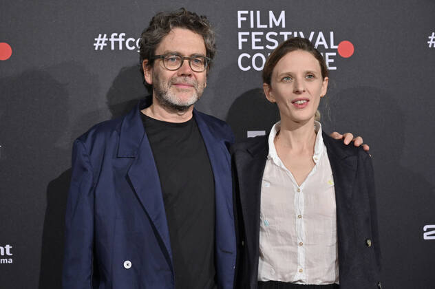 Mia Hansen-Löve mit Begleitung bei der Verleihung der Film Festival Cologne Awards auf dem 32. Film Festival Cologne 2022 im E-Werk. Köln, 27.10.2022