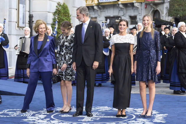 28-10-2022 Campoamor Queen Sofia and Princess Leonor and King Felipe and Queen Letizia and Princess Sofia attend the 2022 Princess of Asturias award ceremony at the Campoamor theatre in Oviedo. No Spain Â  Copyright: xPPEx
