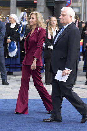 28-10-2022 Campoamor Alicia Koplowitz and Carlos Fitz-James Stuart, 19th Duke of Alba, attend the 2022 Princess of Asturias award ceremony at the Campoamor theatre in Oviedo. No Spain Â  Copyright: xPPEx