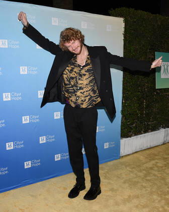 27 October 2022 - Los Angeles, California - Yung Gravy. City Of Hope s 2022 Spirit Of Life Gala. Wesollywood USA - ZUMAa123 20221027_zaa_a123_190 Copyright: xBillyxBennightx