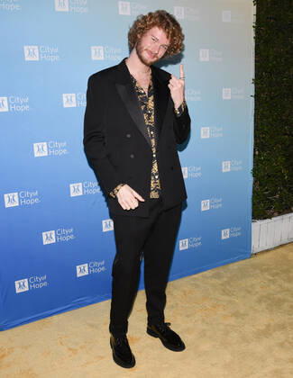 27 October 2022 - Los Angeles, California - Yung Gravy. City Of Hope s 2022 Spirit Of Life Gala. Wesollywood USA - ZUMAa123 20221027_zaa_a123_206 Copyright: xBillyxBennightx
