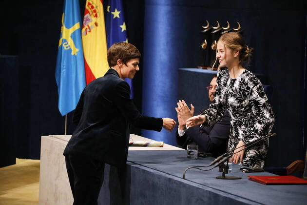 28-10-2022 Campoamor Princess Leonor and British professional yachtwoman Ellen Macarthur attend the 2022 Princess of Asturias award ceremony at the Campoamor theatre in Oviedo. No Spain Â  Copyright: xPPEx