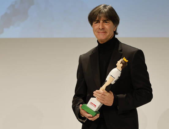 Bilder des Jahres 2022, Entertainment 10 Oktober Entertainment Themen der Woche KW43 Verleihung der Deutschen Fußball-Kulturpreise 2022 in Nuernberg (Tafelhalle), Deutschland, HMB Media Schumacher, bfischu ----------- Jogi Loew Copyright: HMBxMedia Schumacher