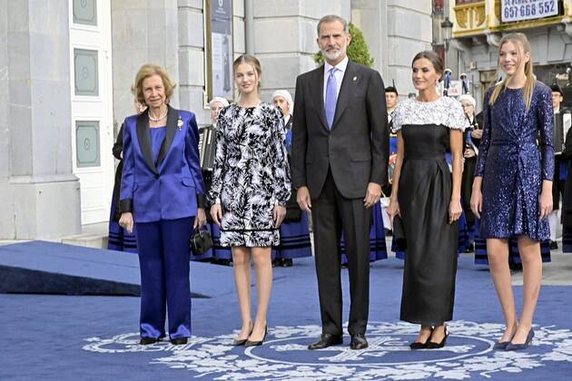 Spanish King Felipe VI and Queen Letizia with daughters Princess of Asturias Leonor de Borbon and Sofia de Borbon and Queen Sofia during the Princess of Asturias Awards 2022 in Oviedo, on Friday 29 October 2022 Cordon Press