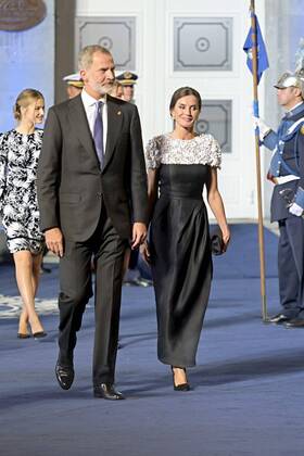 Spanish King Felipe VI and Queen Letizia with daughters Princess of Asturias Leonor de Borbon and Sofia de Borbon and Queen Sofia Leaves the Princess of Asturias Awards 2022 in Oviedo, on Friday 29 October 2022 Cordon Press
