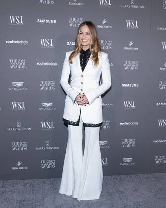 Margot Robbie arrives on the red carpet for the WSJ. Magazine Innovator Awards at the Museum of Modern Art in New York City on Wednesday, November 2, 2022. 1 NYP20221102559 GabrielexHoltermann