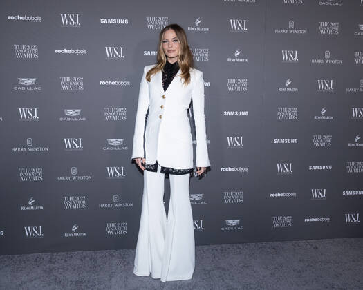 Margot Robbie arrives on the red carpet for the WSJ. Magazine Innovator Awards at the Museum of Modern Art in New York City on Wednesday, November 2, 2022. 1 NYP20221102560 GabrielexHoltermann