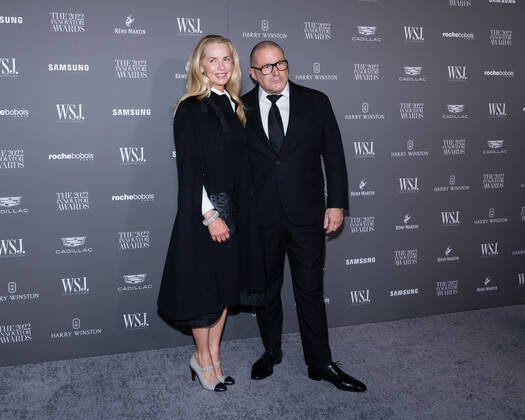 Laurene Powell Jobs and Jony Ive arrive on the red carpet for the WSJ. Magazine Innovator Awards at the Museum of Modern Art in New York City on Wednesday, November 2, 2022. 1 NYP20221102519 GabrielexHoltermann
