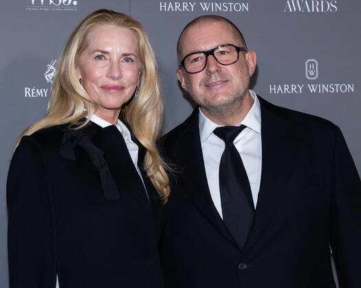 Laurene Powell Jobs and Jony Ive arrive on the red carpet for the WSJ. Magazine Innovator Awards at the Museum of Modern Art in New York City on Wednesday, November 2, 2022. 1 NYP20221102520 GabrielexHoltermann