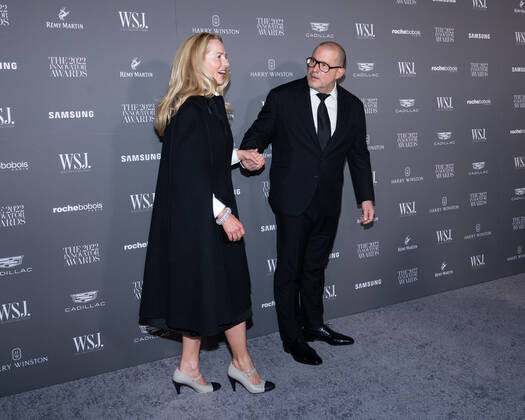 Laurene Powell Jobs and Jony Ive arrive on the red carpet for the WSJ. Magazine Innovator Awards at the Museum of Modern Art in New York City on Wednesday, November 2, 2022. 1 NYP20221102521 GabrielexHoltermann