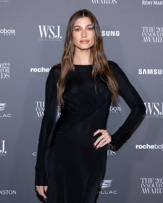 Hailey Bieber arrives on the red carpet for the WSJ. Magazine Innovator Awards at the Museum of Modern Art in New York City on Wednesday, November 2, 2022. 1 NYP20221102523 GabrielexHoltermann