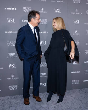 Jerry Seinfeld and Jessica Seinfeld arrive on the red carpet for the WSJ. Magazine Innovator Awards at the Museum of Modern Art in New York City on Wednesday, November 2, 2022. 1 NYP20221102532 GabrielexHoltermann