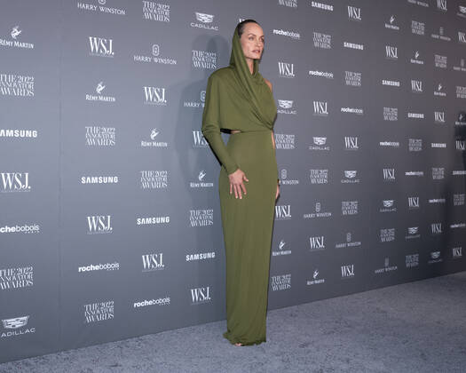Amber Valletta arrives on the red carpet for the WSJ. Magazine Innovator Awards at the Museum of Modern Art in New York City on Wednesday, November 2, 2022. 1 NYP20221102543 GabrielexHoltermann