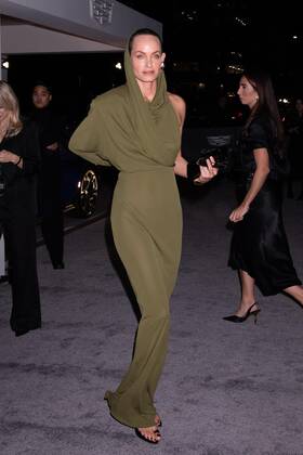 WSJ Innovator Awards-Outside Arrivals Museum of Modern Art, NY. Featuring: Amber Valletta Where: New York, New York, United States When: 02 Nov 2022 Credit: Janet Mayer startraksphoto.com Cover Images Copyright: xx 52138874 EDITORIAL USE ONLY. NOT FOR USE BY NEWSPAPERS BASED IN THE UK.
