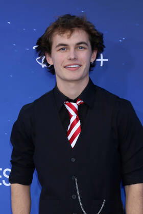 November 6, 2022, Burbank, CA, USA: LOS ANGELES - NOV 6: Austin Kane at The Santa Clauses Premiere Screening at Walt Disney Studios on November 6, 2022 in Burbank, CA Burbank USA - ZUMAnc22 20221106_zaa_nc22_061 Copyright: xKathyxHutchinsx