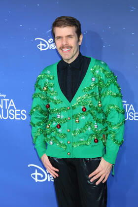 November 6, 2022, Burbank, CA, USA: LOS ANGELES - NOV 6: Perez Hilton at The Santa Clauses Premiere Screening at Walt Disney Studios on November 6, 2022 in Burbank, CA Burbank USA - ZUMAnc22 20221106_zaa_nc22_053 Copyright: xKathyxHutchinsx