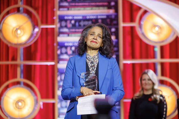 November 7, 2022, TORONTO, ON, CANADA: Suzette Mayr accepts her award as the 2022 Scotiabank Giller Prize winner in Toronto, Monday, Nov. 7, 2022. TORONTO CANADA  - ZUMAc35_ 20221107_zaf_c35_146 Copyright: xColexBurstonx