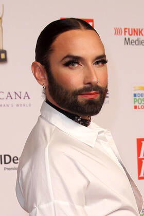 Conchita Wurst Tom Neuwirth bei der Verleihung Goldene Bild der Frau am 9.11.2022 in Hamburg Goldene Bild der Frau Verleihung 2022 in Hamburg
