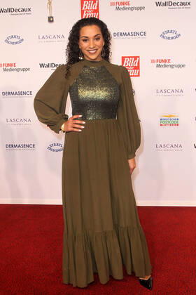 Nadja Benaissa bei der Verleihung Goldene Bild der Frau am 9.11.2022 in Hamburg Goldene Bild der Frau Verleihung 2022 in Hamburg