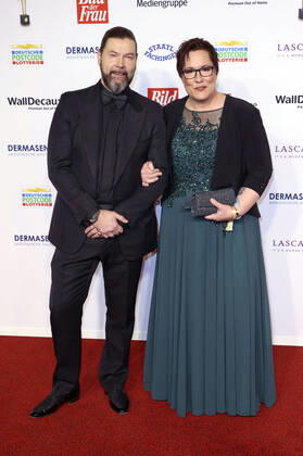 Rea Garvey und Kerstin Held bei der 15. Verleihung der Goldenen Bild der Frau 2022 im Stage Theater Neue Flora. Hamburg, 09.11.2022