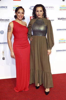 Jessica Wahls und Nadja Benaissa von den No Angels bei der 15. Verleihung der Goldenen Bild der Frau 2022 im Stage Theater Neue Flora. Hamburg, 09.11.2022