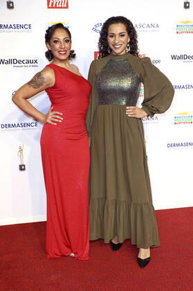 Jessica Wahls und Nadja Benaissa von den No Angels bei der 15. Verleihung der Goldenen Bild der Frau 2022 im Stage Theater Neue Flora. Hamburg, 09.11.2022