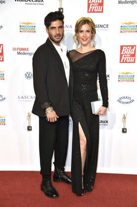 Wolke Hegenbarth mit Partner Oliver Vaid bei der 15. Verleihung der Goldenen Bild der Frau 2022 im Stage Theater Neue Flora. Hamburg, 09.11.2022