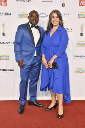 Nelson Müller und Günes Seyfarth bei der 15. Verleihung der Goldenen Bild der Frau 2022 im Stage Theater Neue Flora. Hamburg, 09.11.2022