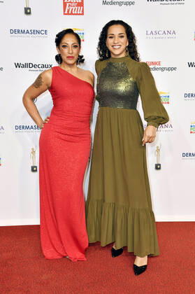 Jessica Wahls und Nadja Benaissa von den No Angels bei der 15. Verleihung der Goldenen Bild der Frau 2022 im Stage Theater Neue Flora. Hamburg, 09.11.2022