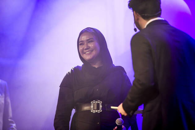 STOCKHOLM 20221110 Fatemeh Khavari receives the Arets revanschist prize during the awarding of the Anders Carlberg memorial prize 2022 at Fryshuset in Stockholm Stockholm Sweden x12130x,  Copyright: xTimxAro TTx ANDERS CARLBERGS MINNESPRIS 2022