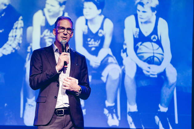 STOCKHOLM 20221110 Fryshuset CEO Johan Oljeqvist during the awarding of the Anders Carlberg memorial prize 2022 at Fryshuset in Stockholm Stockholm Sweden x12130x,  Copyright: xTimxAro TTx ANDERS CARLBERGS MINNESPRIS 2022