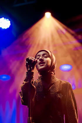 STOCKHOLM 20221110 The artist and former Idol participant Amena performs in connection with the awarding of the Anders Carlberg memorial prize 2022 at Fryshuset in Stockholm Stockholm Sweden x12130x,  Copyright: xTimxAro TTx ANDERS CARLBERGS MINNESPRIS 2022