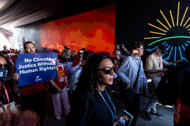 COP27 In Sharm El Sheikh - Day 7 Activists protest demanding climate action and Loss and Damage reparations on the seventh day of the COP27 UN Climate Change Conference, held by UNFCCC in Sharm El-Sheikh International Convention Center, Egypt on November 12, 2022. COP27, running from November 6 to November 18 in Sharm El Sheikh focuses on implementation of measures already agreed during previous COPs. The Conference in Sharm El Sheikh focuses also on the most vulnerable communities as the climate crisis hardens life conditions of those already most disadvantaged. Sharm El Sheikh South Sinai Egypt Copyright: xDominikaxZarzyckax originalFilename: zarzycka-cop27ins221112_nprgT