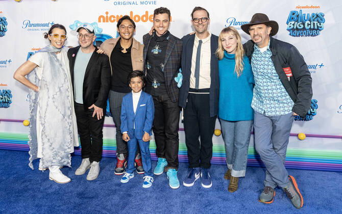 Bilder des Jahres 2022, Entertainment 11 November Entertainment Themen der Woche KW45 Entertainment Bilder des Tages Blue s Big City Adventure premiere in New York Traci Paige Johnson, Steve Burns, Josh Dela Cruz, Alesso Spinelli, Donovan Patton, Matt Stawski, Sami Posner and Nick Balaban attend premiere of Blue s Big City Adventure at Regal Union Square New York New York United States Copyright: LevxRadin