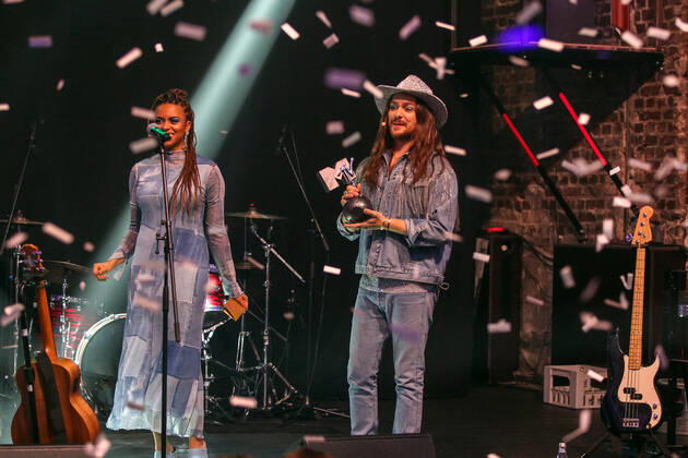 duesseldorf MTV EMAs 2022 - Best German Act Award 11.11.2022 Aminata Belli, Riccardo Simonetti MTV EMAs 2022 - Best German Act Award DUSSELDORF, GERMANY - NOVEMBER 11: Best German Act Award in der Nachtresidenz waehrend der MTV Europe Music Awards 2022. Duesseldorf, 11.11.2022 NRW Deutschland . Copyright: xFSAx Eibner-Pressefotox EP_fsa