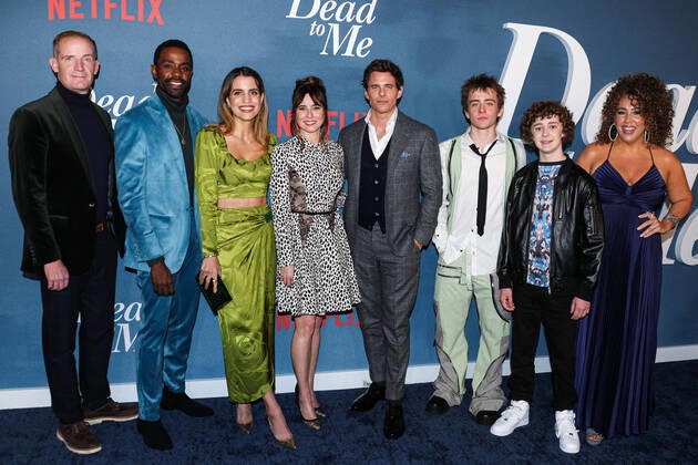 Bilder des Jahres 2022, Entertainment 11 November Entertainment Themen der Woche KW46 Los Angeles Premiere Of Netflix s Dead To Me Season 3 Marc Evan Jackson, Brandon Scott, Natalie Morales, Linda Cardellini, James Marsden, Sam McCarthy, Luke Roessler and Diana Maria Riva arrive at the Los Angeles Premiere Of Netflix s Dead To Me Season 3 held at the Netflix Tudum Theater on November 15, 2022 in Hollywood, Los Angeles, California, United States. Netflix Tudum Theater, Hollywood, Los Angeles, California California United States Copyright: xImagexPressxAgencyx originalFilename: collin-losangel221115_npzGE.jpg