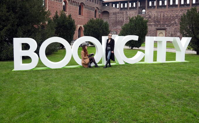 Milan, Hybrid life and the theme of the eleventh edition of Bookcity starting today, Sign, written in the park of the courtyard of the Castello Sforzesco Editorial Usage Only Copyright: xDUILIOxPIAGGESIx xIPAx Agenzia_Fotogramma_FGR3681755