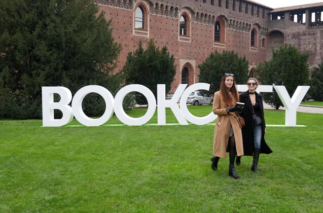 Milan, Hybrid life and the theme of the eleventh edition of Bookcity starting today, Sign, written in the park of the courtyard of the Castello Sforzesco Editorial Usage Only Copyright: xDUILIOxPIAGGESIx xIPAx Agenzia_Fotogramma_FGR3681751