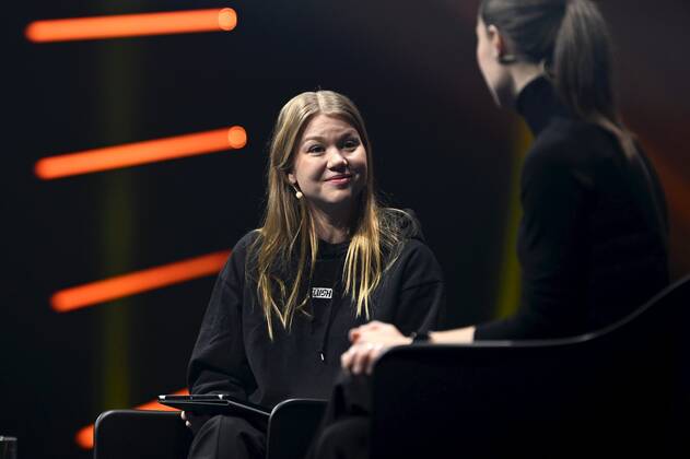 Slush CEO Eerika Savolainen (left) and Finnish Prime Minister Sanna Marin at the Slush 2022 Startup Event in Helsinki, Finland on November 17, 2022. Helsinki Finland  Copyright: xEmmixKorhonenx LKFTJK20221117114359PKRV