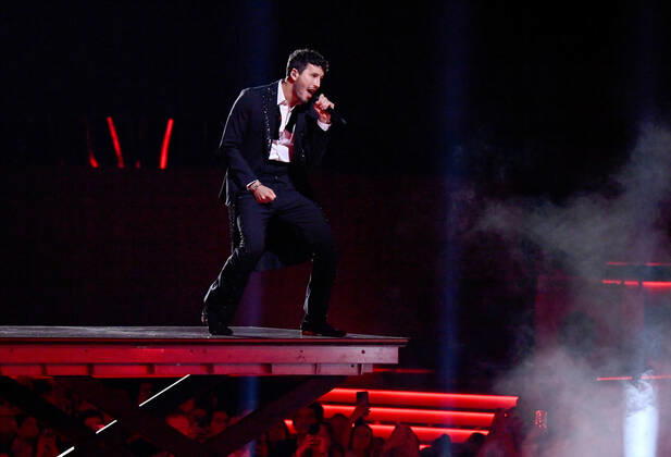 Sebastián Yatra performs onstage during the 23rd annual Latin Grammy Awards at the Michelob Ultra Arena at Mandalay Bay Resort and Casino in Las Vegas, Nevada on Thursday, November 17, 2022.  LAV20221117701 JIMxRUYMEN