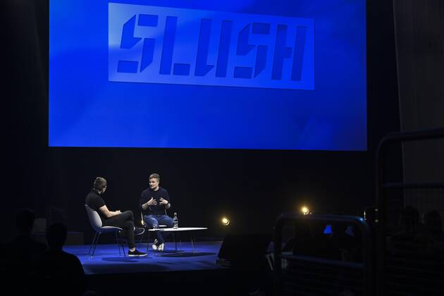Co-founder and CEO of the Helsinki-based company Wolt (2nd right) and Founder of 20VC, Harry Stebbings (left) at the Slush 2022 Startup Event in Helsinki, Finland on November 18, 2022. Helsinki Finland  Copyright: xEmmixKorhonenx LKKTF20221118130718DCDY
